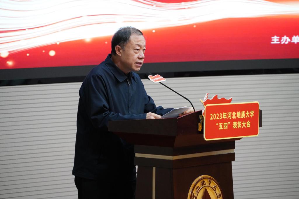 校党委副书记侯书文发表讲话.JPG 校党委副书记侯书文发表讲话.JPG