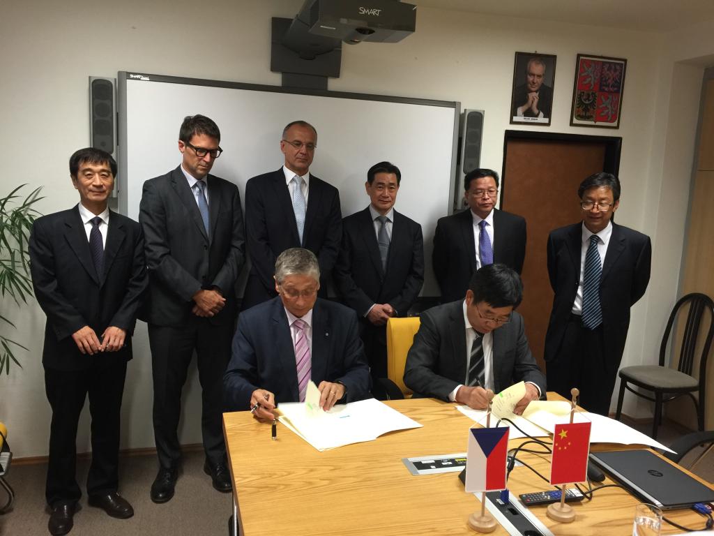 BB贝博和俄斯特拉法技术大学签署博士人才联合培养协议